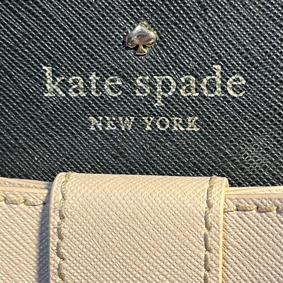 Kate Spade crossbody with bow - Picture 7 of 12